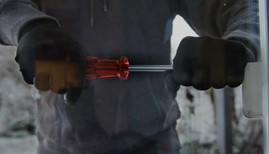 In zwölf Schrebergartenhäuser eingebrochen