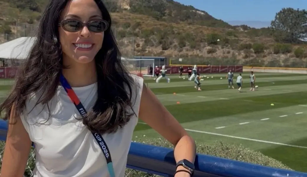 TV-Reporterin Camila Gonzalez berichtet vom Training der Schweizer Nati nach Kanada.