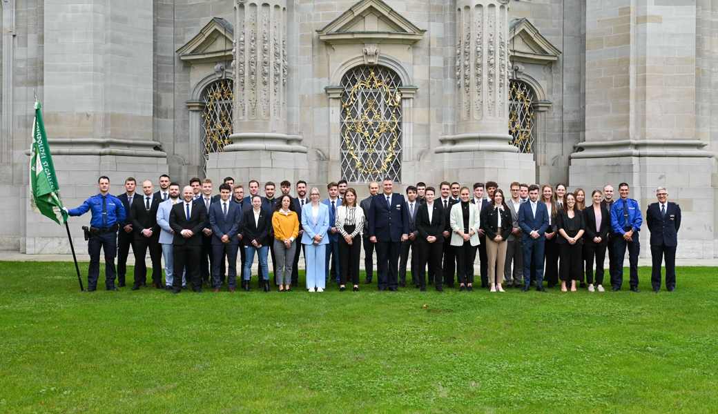 39 Aspirantinnen und Aspiranten treten für die Kantonspolizei St.Gallen die zweijährige Ausbildung an der Polizeischule Ostschweiz an.