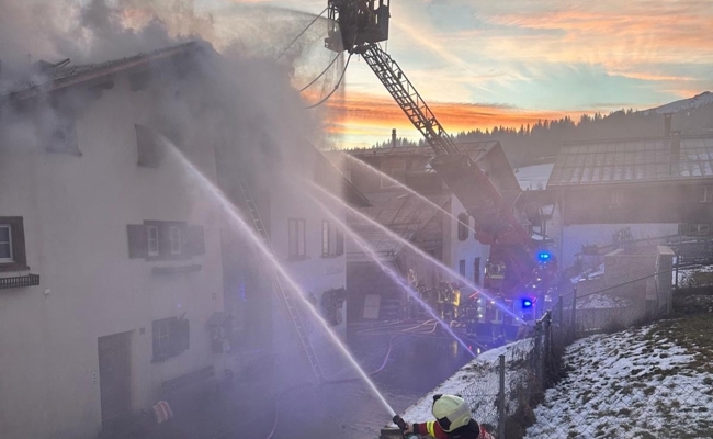 Hausbrand mitten in Flims