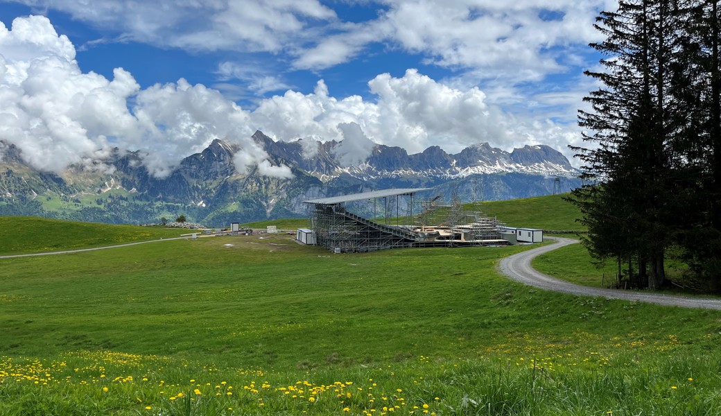 Die weite Anfahrt und die Unwägbarkeiten des Wetters müssen bei den Vorbereitungen der St.Galler Festspiele berücksichtigt werden.