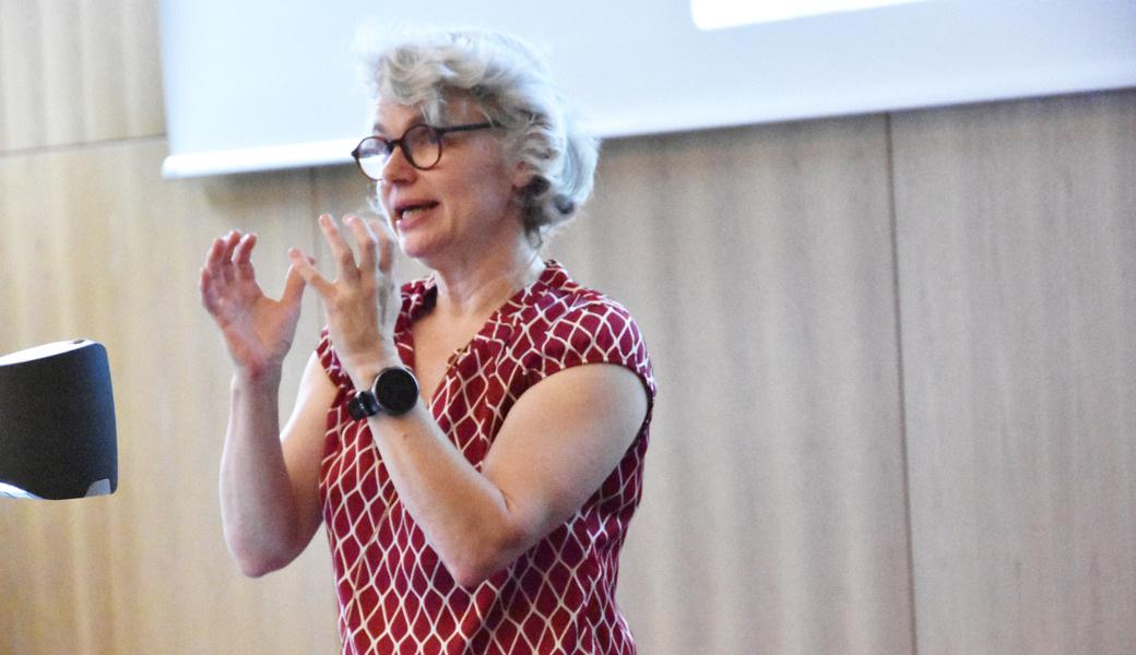 Die Lehrpersonen des BZBS bereiteten sich auf das neue Schuljahr vor und bildeten sich beim Referat von Bernadette Dilger von der Universität St. Gallen weiter.