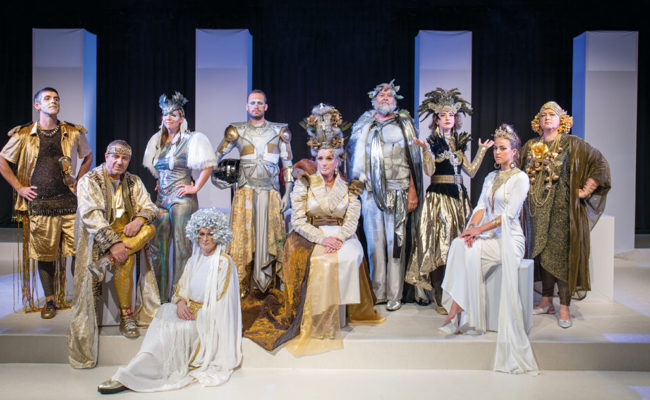 Sieben der zehn Darstellenden der Eigenproduktion stehen zum ersten Mal auf der Fabriggli-Bühne