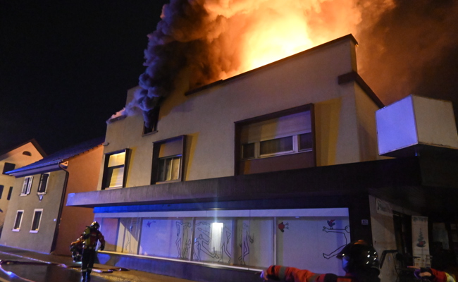 Ehemaliges Modehaus brannte lichterloh