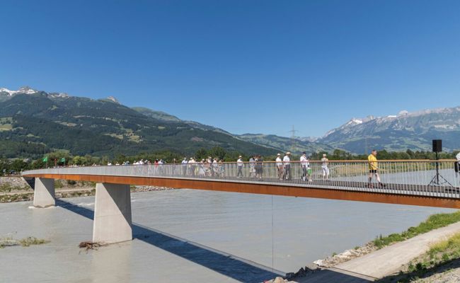Blasenbildung als Grund Sperrung von Brücke