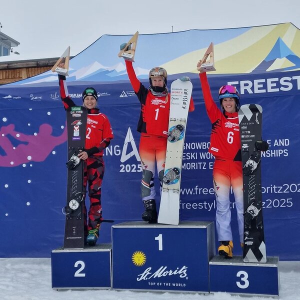 Julie Zogg gewinnt ein Rennen im Europacup