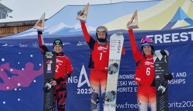 Julie Zogg gewinnt ein Rennen im Europacup