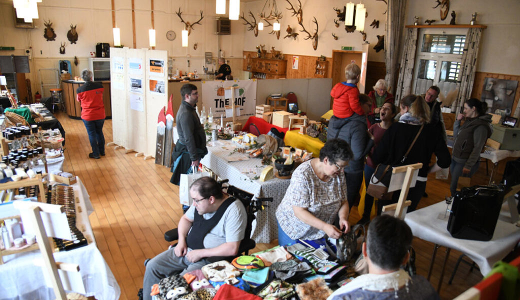  Blick auf die Herbstausstellung im Saal des Restaurants Krone. Bilder: Hansruedi Rohrer