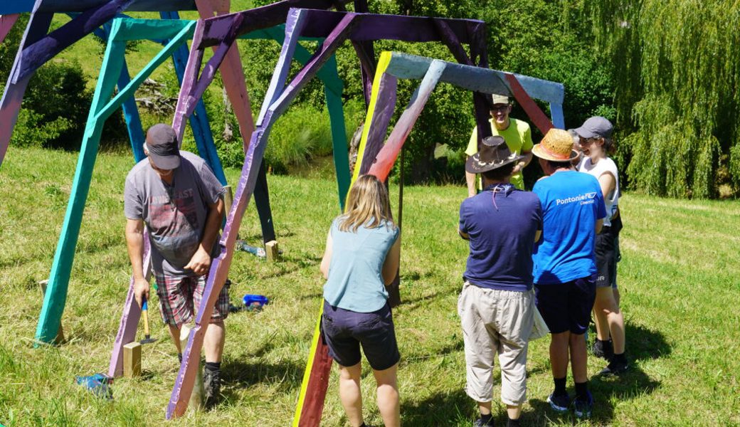  Im Gelände wurde ein farbenfrohes Kunstwerk aufgestellt. Bilder: PD