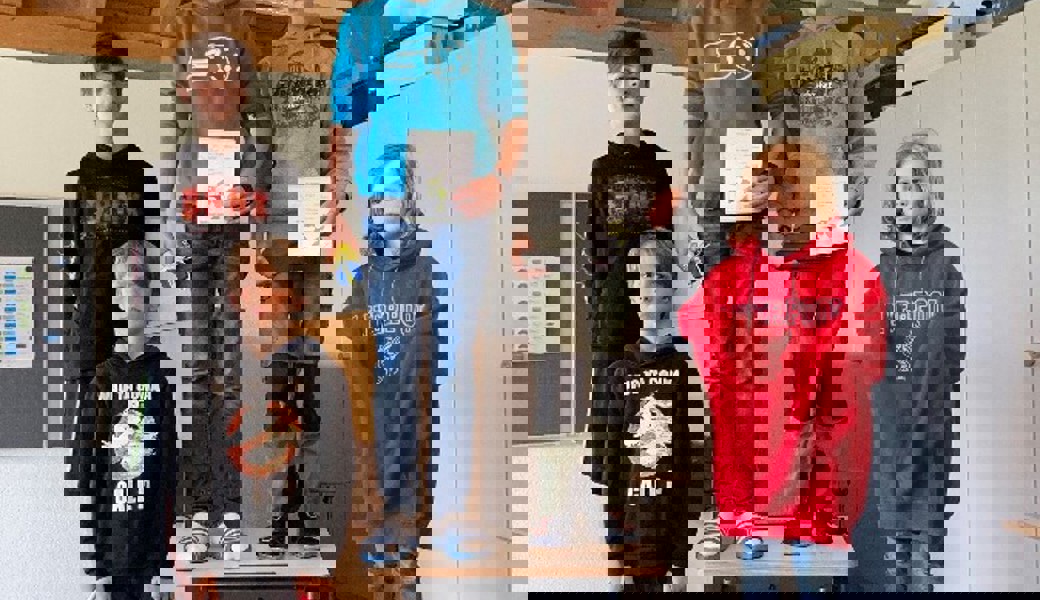  Stark in Mathe: Simon Sprecher, Luca Vetsch, Lukas Sprecher (hinten von links), Nathan Dillen und Ray Bryce (vorne von links). Es fehlt Mathis Lippuner. 