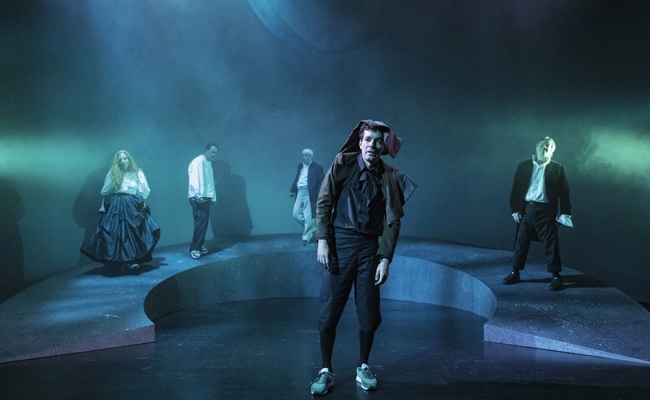 Brillante Dialoge, packende Szenen: Theatergenuss mit Format im TAK