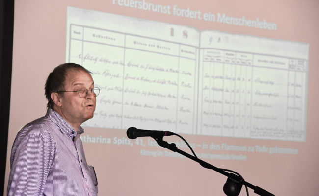 Sevelerinnen und Seveler gedenkten beim Zinslihof dem Dorfbrand vor 130 Jahren