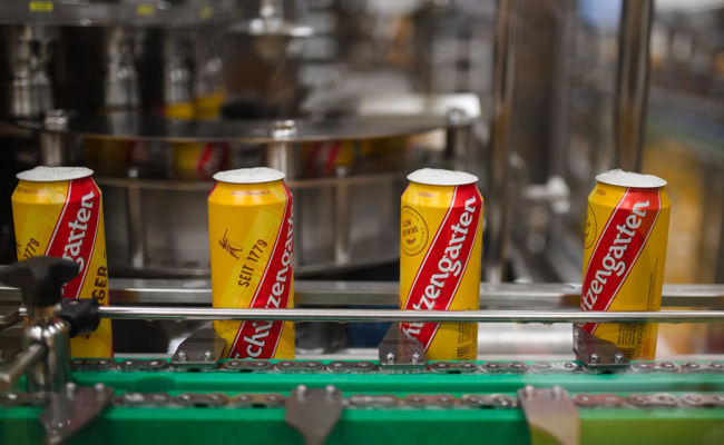 Soziale Medien ersetzen die Beiz: Auch die Ostschweizer Brauereien Schützengarten und Locher verkaufen weniger Bier