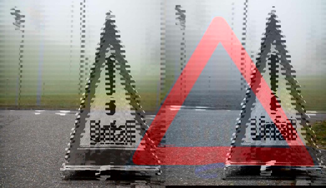  Bei dem Unfall verletzte sich die Frau so schwer, dass sie ins Spital geflogen werden musste. Symbolbild: Kapo SG