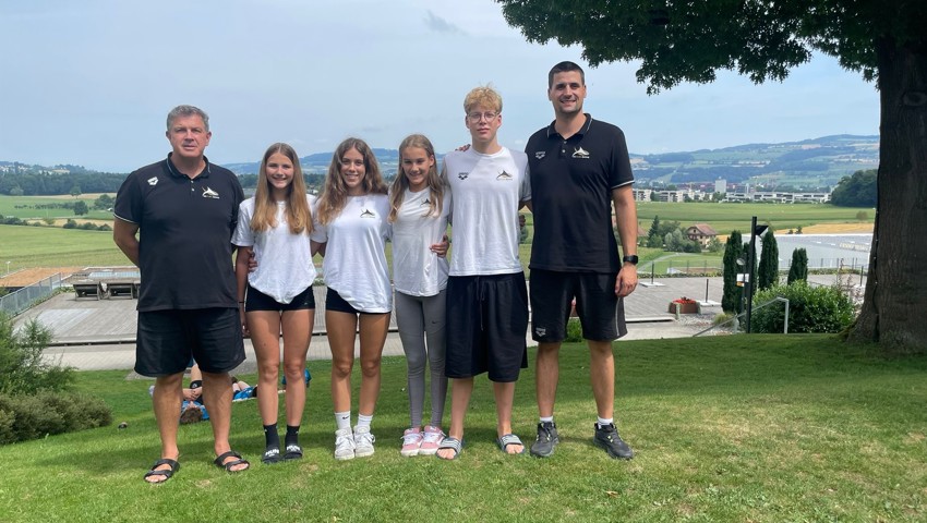 Das Team des SC Flös, von links: Milos Milosevic, Emilia Mihalszki, Elina Hautle Layla Hitzert, Julian Diez und Milan Stojilkovic. Das Team des SC Flös, von links: Milos Milosevic, Emilia Mihalszki, Elina Hautle Layla Hitzert, Julian Diez und Milan Stojilkovic.