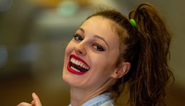 Sängerin Sarah-Louisa Rohrer veröffentlichte ihre neue Single «Not very good not very bad»