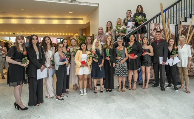 Medizinische Praxisassistentinnen und Kaufleute feierten ihren Berufsabschluss