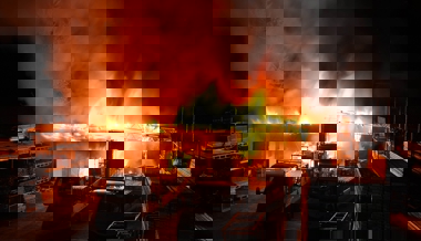 Opfer der Flammen: Ein Magazin wurde bei einem Brand am Ostermontag komplett zerstört