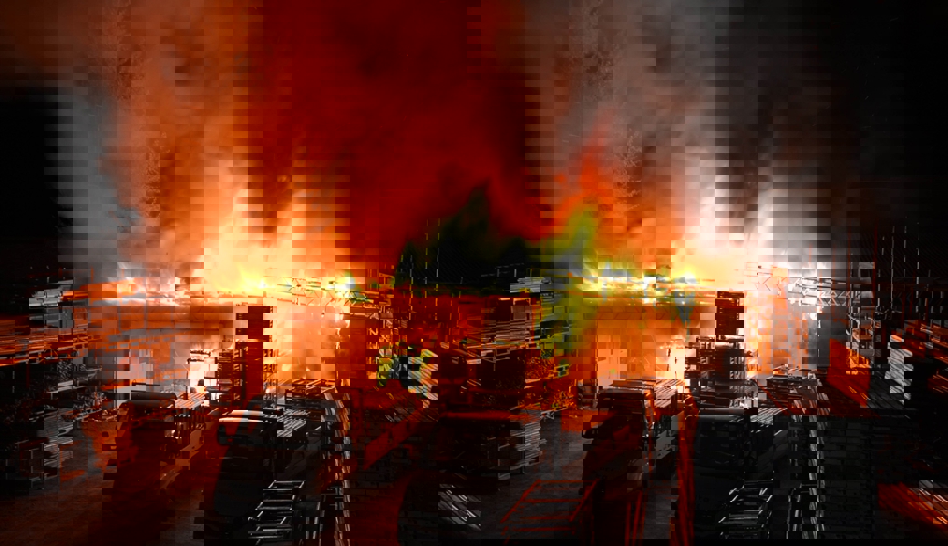  Abgebrannt und zerstört: In Landquart wurde ein Magazin in einem Industriegebiet Opfer von Flammen. 