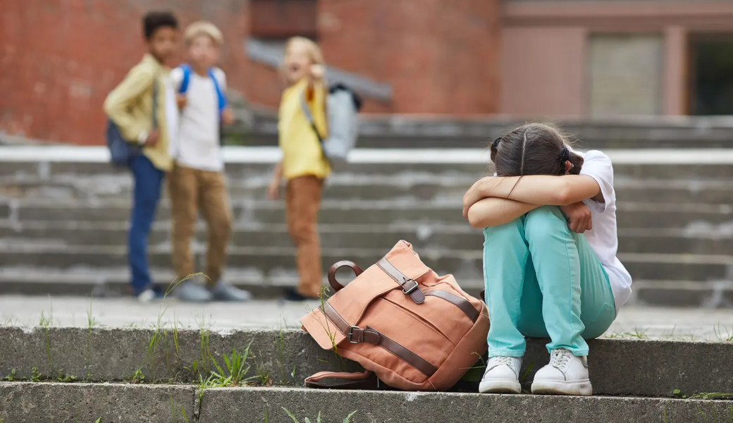 Mobbing hat oft schlimme Folgen und kann Betroffene ein Leben lang begleiten.