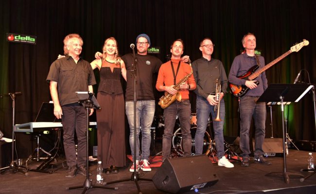 Band Stormy Silence und Küchengeräte waren die Stars an der Herbst-Hausmesse