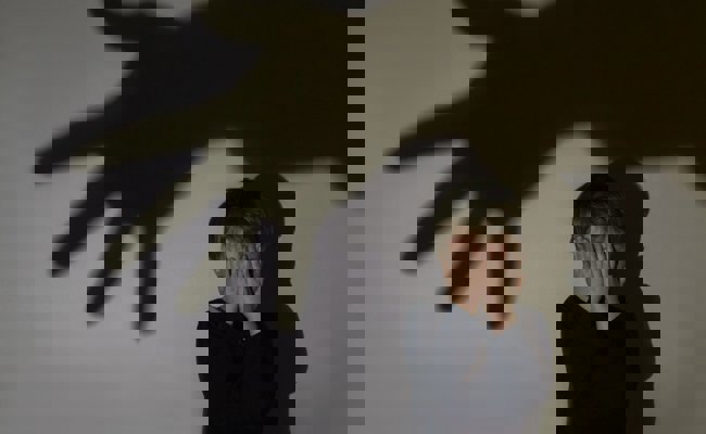 Rentner schlief nackt neben Ferienbub und findet nichts dabei: «Wir sind doch zwei Burschten» – so urteilt das Gericht