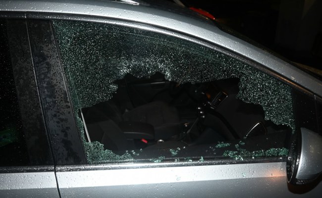 In Fahrzeug und Treibhaus eingebrochen