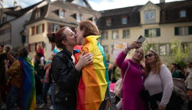 «Wir sind mutig und offen»: Zur ersten «Mini-Pride» wird Lichtensteig laut, bunt und queer