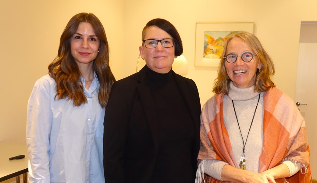 Die Referentinnen des Abends, von links: Mirjam Tomerlin von der Animationsstelle kirchliche Jugendarbeit in Bad Ragaz sowie Corinne Defuns-Kohler und Patricia Matt von der Ehe- und Familienberatung Sarganserland/Werdenberg in Sargans.