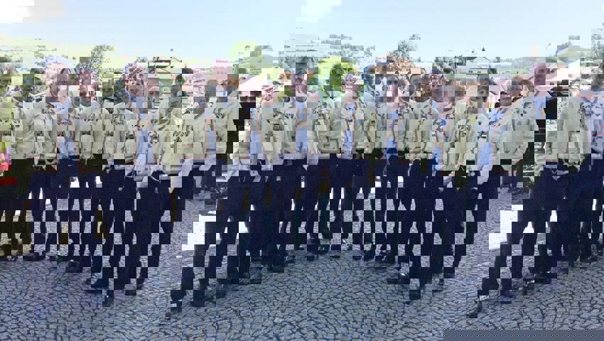  2. Juli: Der Jodlerclub Bergfinkli aus Grabs freut sich über die Höchstnote am Nordostschweizerischen Jodlerfest in Appenzell. 