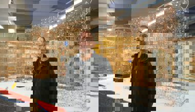 Alain Schartner stellt aus unterschiedlichen Materialien filigrane «Chügelibahnen» her