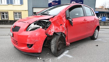 75-Jährige prallt fahrunfähig in Lastwagen