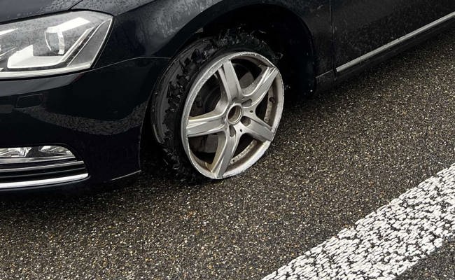 Auf der Felge: Betrunkener Fahrer war mit kaputtem Auto auf A13 unterwegs