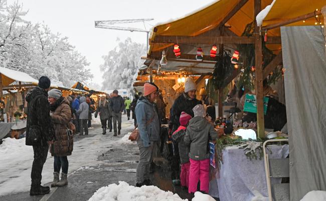 Winterliche Stimmung begleitete den Markt