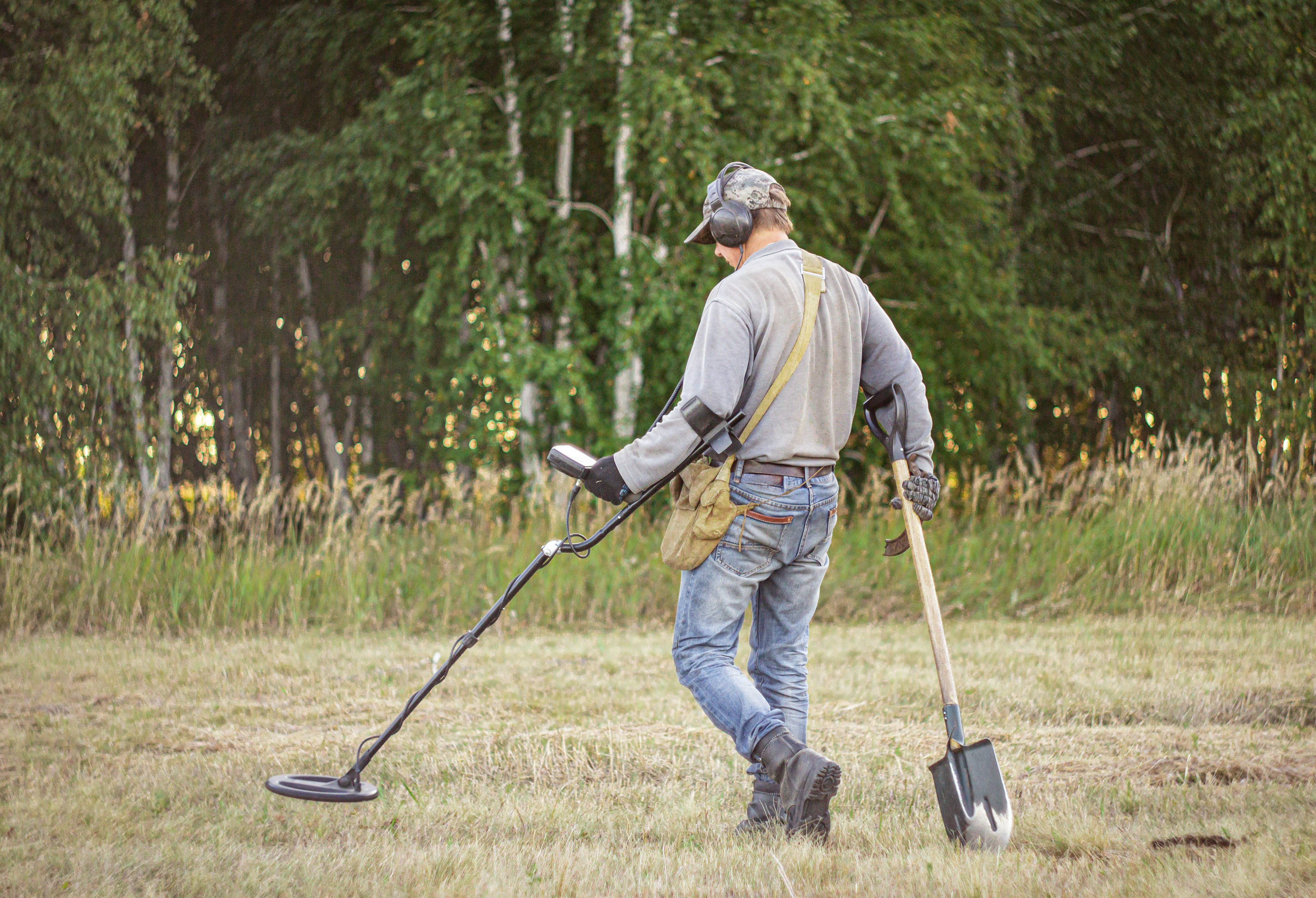 Polizei unterbindet illegale Schatzsuche mit Metalldetektor