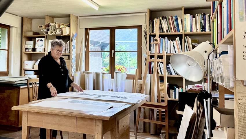 Gertrud Kohli in ihrem Atelier.