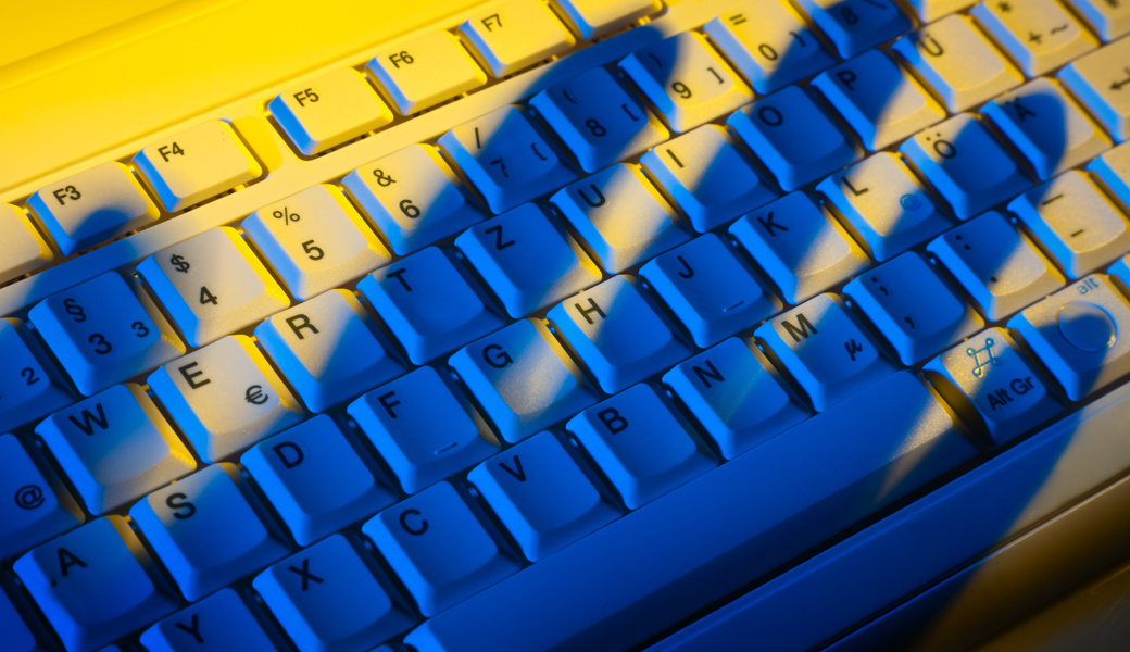 Finger weg von der Tastatur und dem «Traumpartner»: Internationale Banden legen immer wieder Leute herein.