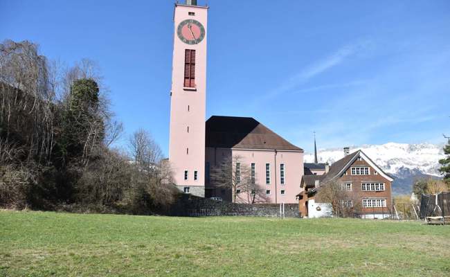 Die Uhr der evangelischen Kirche Buchs ist in Revision