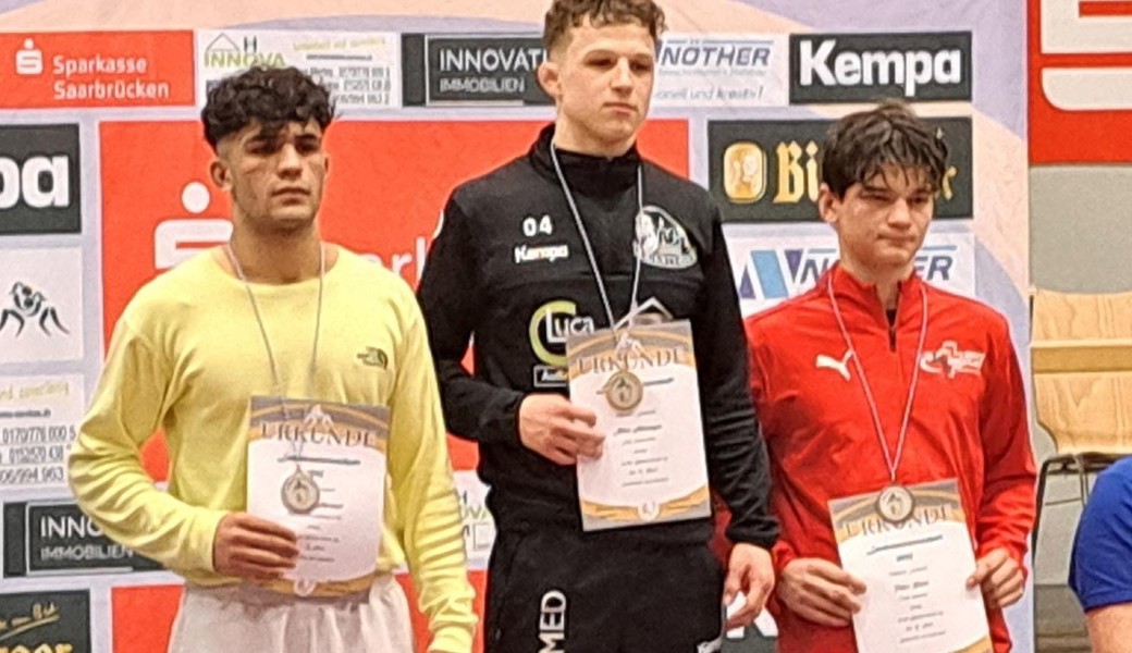 Bronzemedaille an den offenen Landesmeisterschaften im deutschen Gersweiler: RCOG-Ringer Tinio Ritter (rechts).