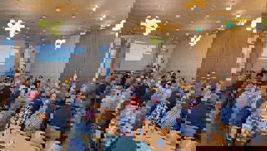 Beim geselligen Teil nach Abwicklung der Vereinsgeschäfte wurde so manche alte Geschichte aus Dienstzeiten aufgewärmt.