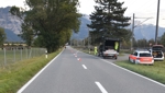 Motorradfahrer will überholen - und kollidiert mit Signaltafel