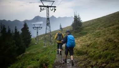 Zwei Skigebiete, kein gemeinsames Ticket: 1300 Personen protestieren für Kombi-Skipass im Toggenburg