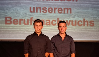 Der Jahrgangsbeste Heinrich Marti (5,3) aus Matt und Philip Müller (5) aus Näfels vertraten die Glarner Farben würdig. 
