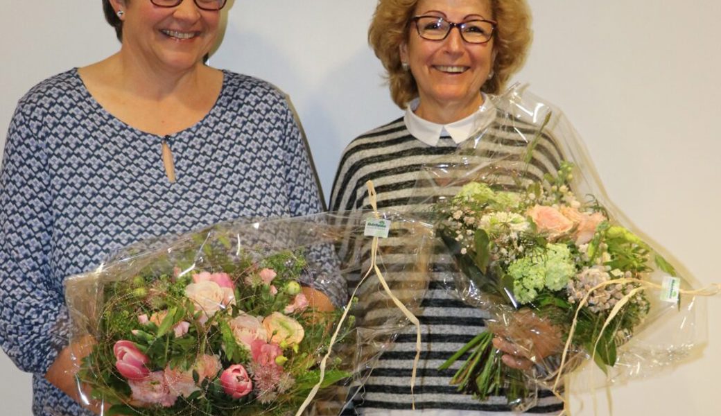  Feierlicher Akt an der Hauptversammlung: Übergabe des Amtes Mitgliederbetreuung von Irma Mäder an Martina Zogg. 