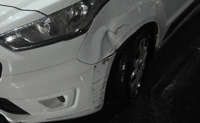 Betrunkener Autofahrer rammt Eisenpfosten: Führerschein entzogen