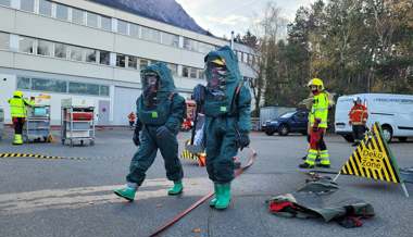 Rund 100 Feuerwehrleute bewältigten einen simulierten Chemieunfall