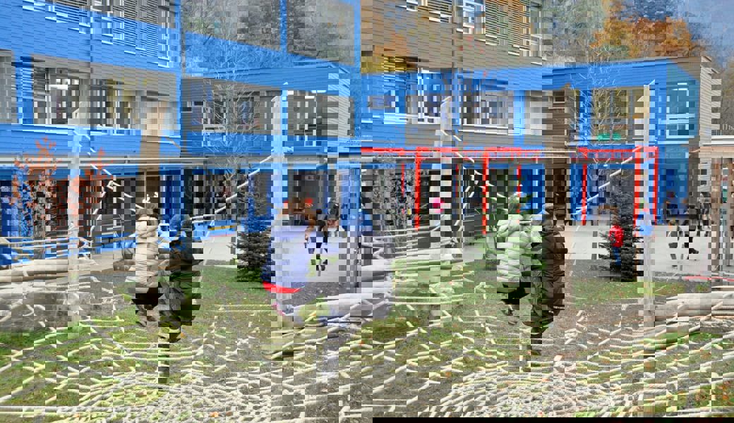  Der Spielplatz als belebendes Element des HPZ. 