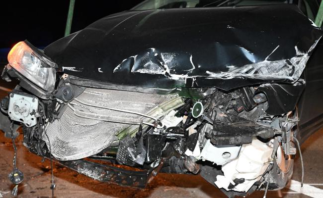 Mann verliert Kontrolle: Totalschaden nach Crash mit Leitplanke