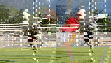 Weiter Weg zum Fussball-Profi: Der Schweizer Meister übt sich in Geduld