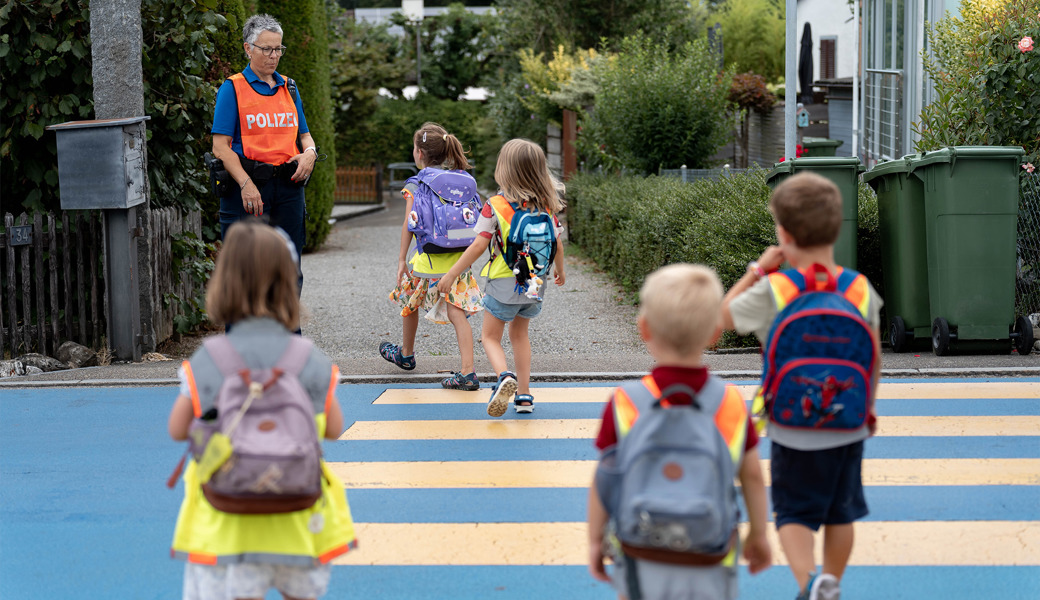 Alle tragen einen Teil dazu bei: Sicherheit für die Kinder auf dem Schulweg.